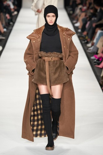 Пальто осень-зима 2022-2023: стильное пальто на каждый день